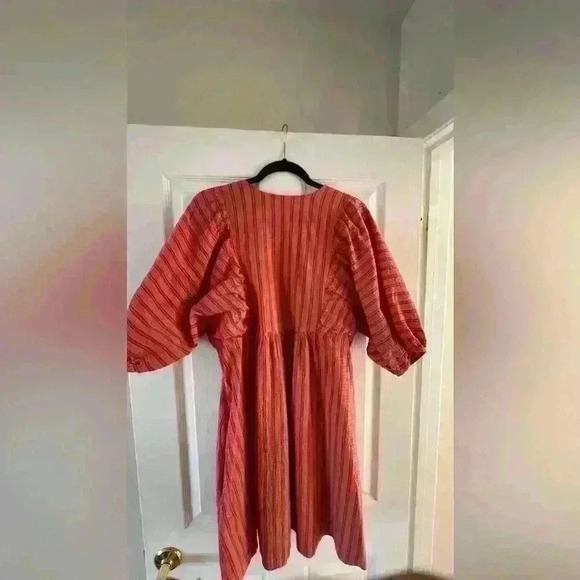 A new day orange stripped puffed sleeves midi dress. - Picture 4 of 9